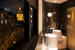 Shower, free toiletries, hair dryer, bathrobes