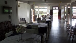 Lobby lounge
