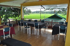 Check-in/check-out kiosk