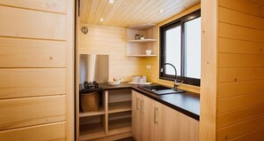 Apartment, Private Bathroom (Tiny House 4/6p) | Private kitchen