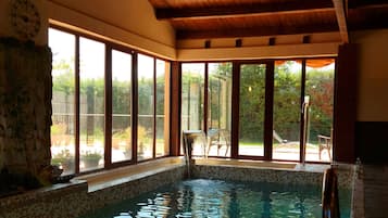 Couples treatment room(s), hot tub, body treatments, aromatherapy