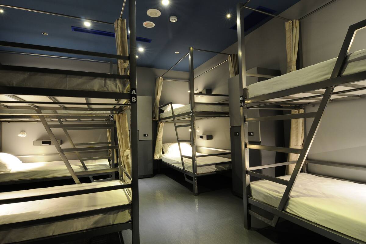 10 bedrooms, premium bedding, pillow-top beds, blackout curtains