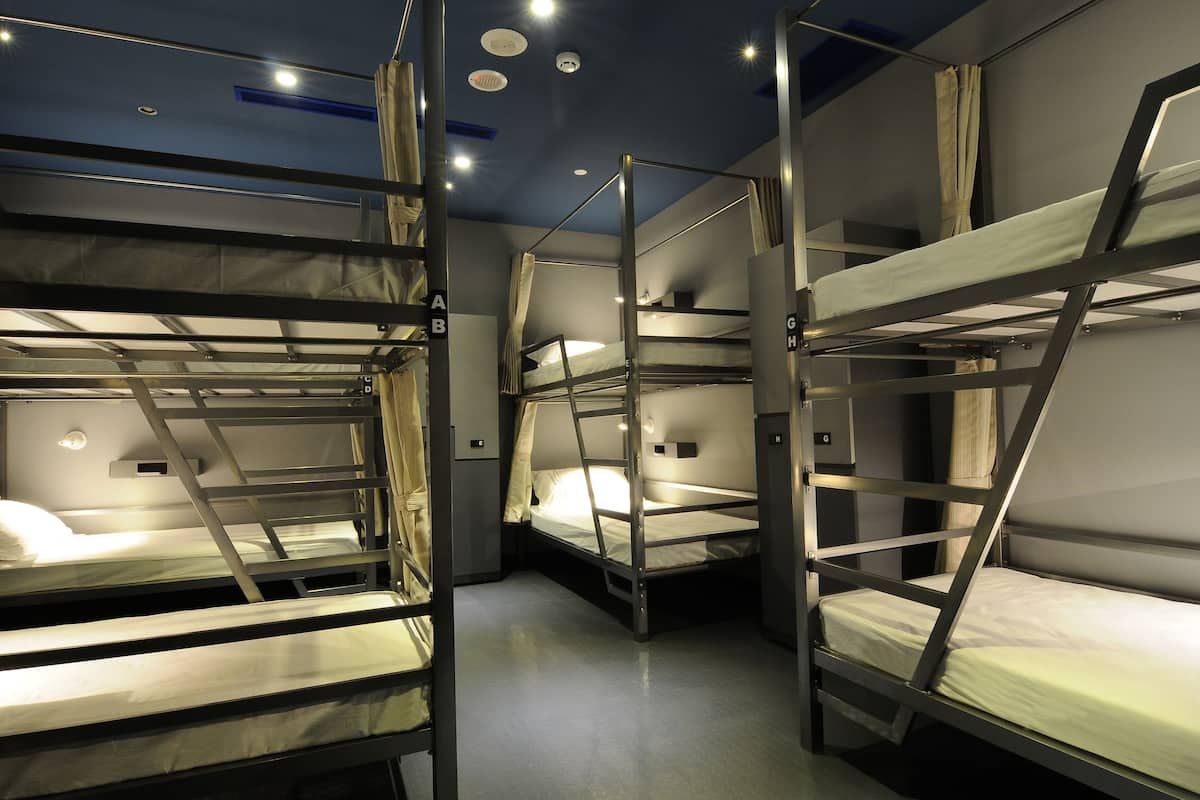 10 bedrooms, premium bedding, pillow-top beds, blackout curtains