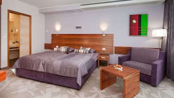 ダブルルーム | ミニバー、セーフティボックス (室内)、ベビーベッド、WiFi (無料)