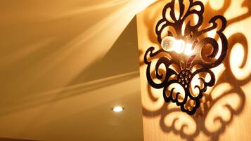 بوفيه فطور يوميًا بتكلفة قدرها (250 TWD للشخص)