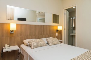 Quarto casal standard | Frigobar, Wi-Fi de cortesia, roupa de cama