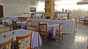 Free breakfast - Fenix Hotel Campinas (Campinas)