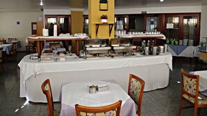 Free breakfast - Fenix Hotel Campinas (Campinas)