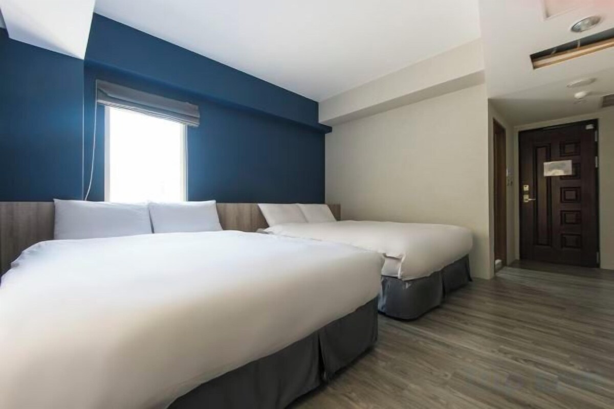 Edredón, cortinas blackout, insonorización y wifi gratis