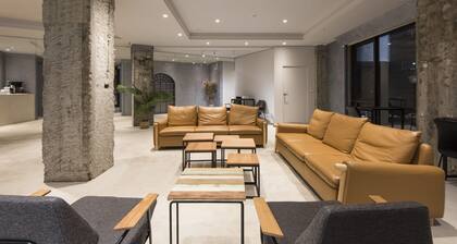 Sparrow Hotel