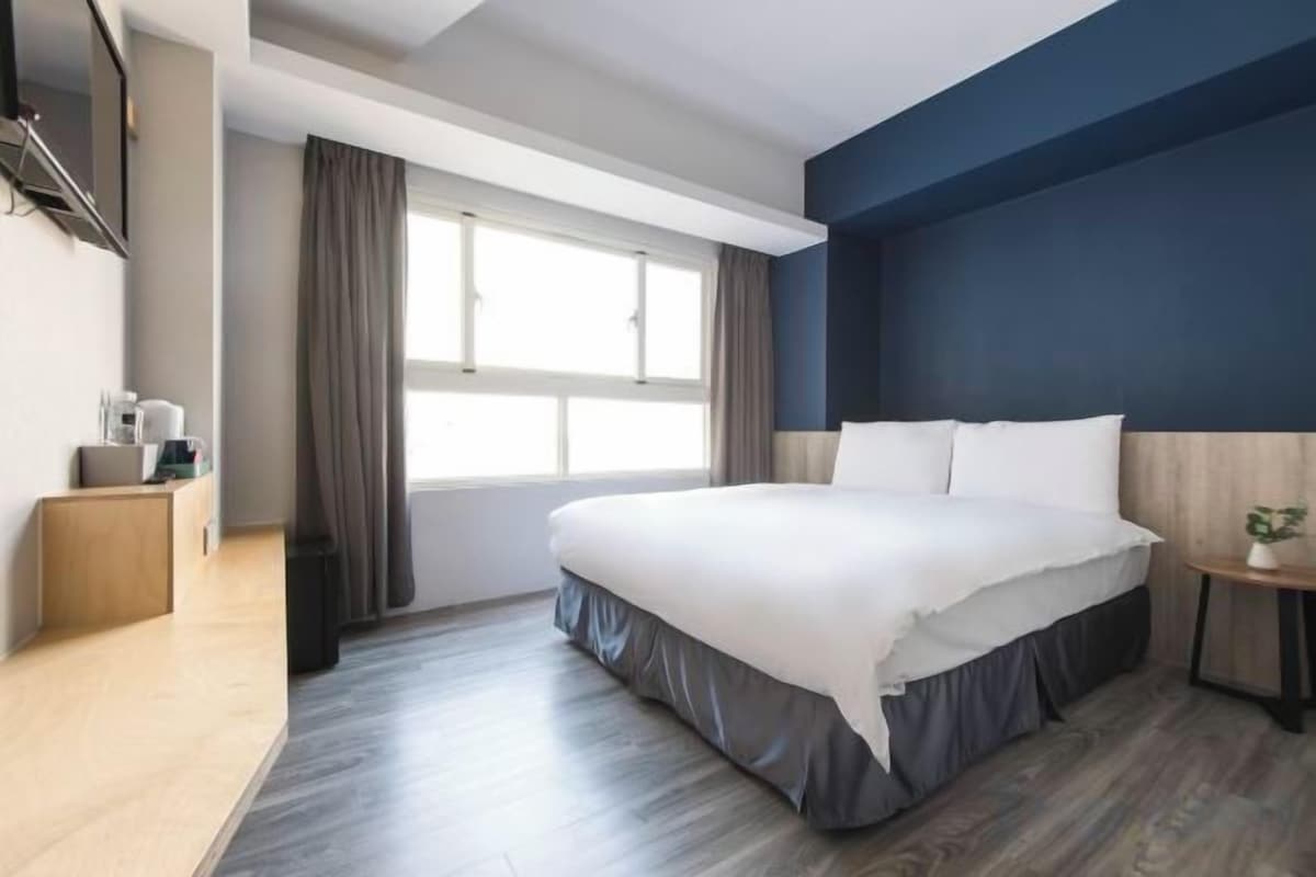 Edredón, cortinas blackout, insonorización y wifi gratis