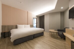 Deluxe Double Room, Non Smoking | Down comforters, blackout drapes, free WiFi, bed sheets