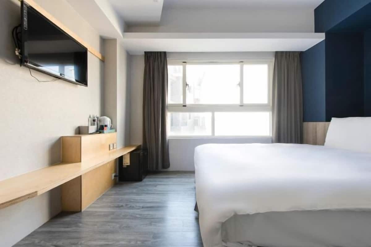 Cubrecamas, cortinas blackout, wifi gratis y ropa de cama