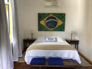 Standard Suite | Minibar, in-room safe, individually decorated, blackout curtains - Pousada Vila Brasil (Petrópolis)