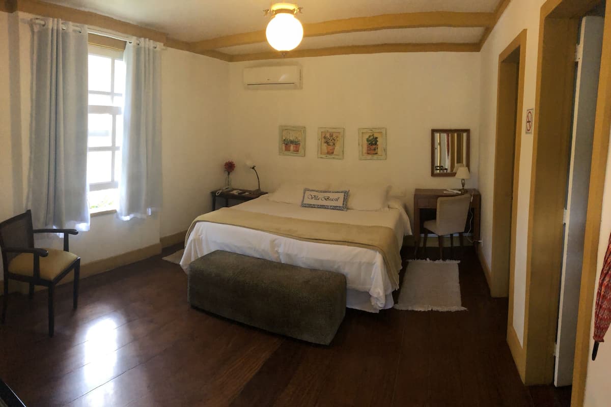 Chalet | Minibar, in-room safe, individually decorated, blackout drapes