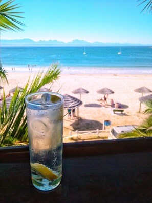 Beach bar - Santos Express Train Lodge - Hostel (Mossel Bay)