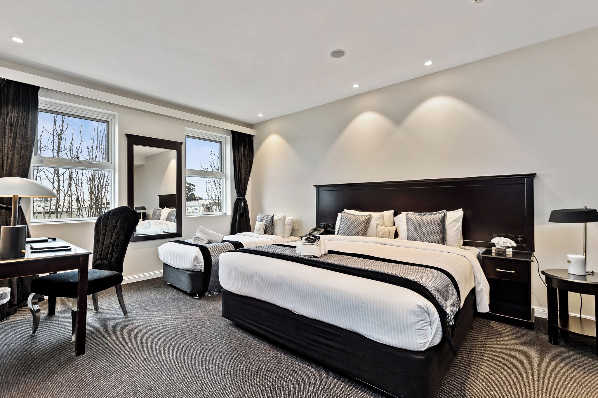 King Twin Suite