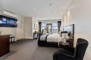Habitación estándar con 2 camas individuales | Ropa de cama de alta calidad, camas con pillow-top y minibar 