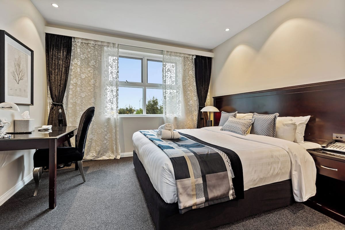 Deluxe Oda, Sigara İçilmez | 1 yatak odası, kaliteli yatak takımı, yastık yüzeyli yatak, minibar