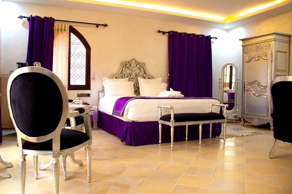 Suite junior | Ropa de cama de alta calidad, camas Select Comfort y minibar 