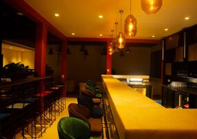 供应早餐、午餐和晚餐