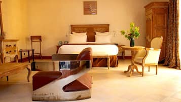 Junior Suite | 1 bedroom, premium bedding, Select Comfort beds, minibar