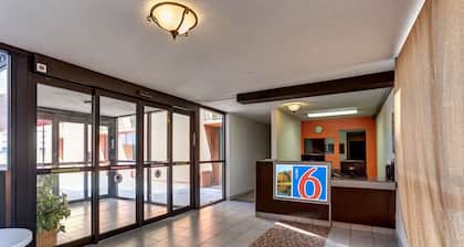 Motel 6 Jackson, TN