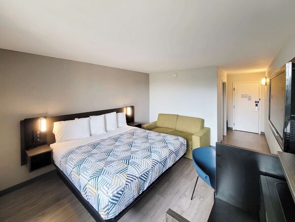 Pillow-top beds, desk, free WiFi, bed sheets