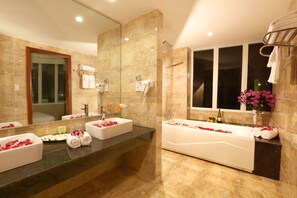 Suite | Bathroom | Rainfall showerhead, designer toiletries, hair dryer, bathrobes - ANAN HOTEL (Can Tho)
