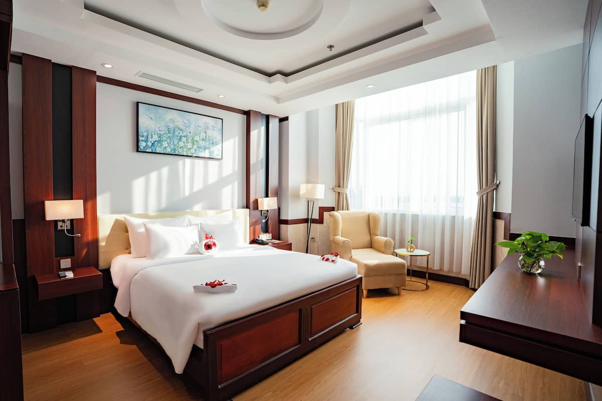 Executive Suite, River View