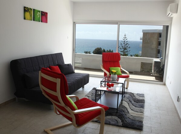 Apartment, 2 Bedrooms, Sea View | Living room
