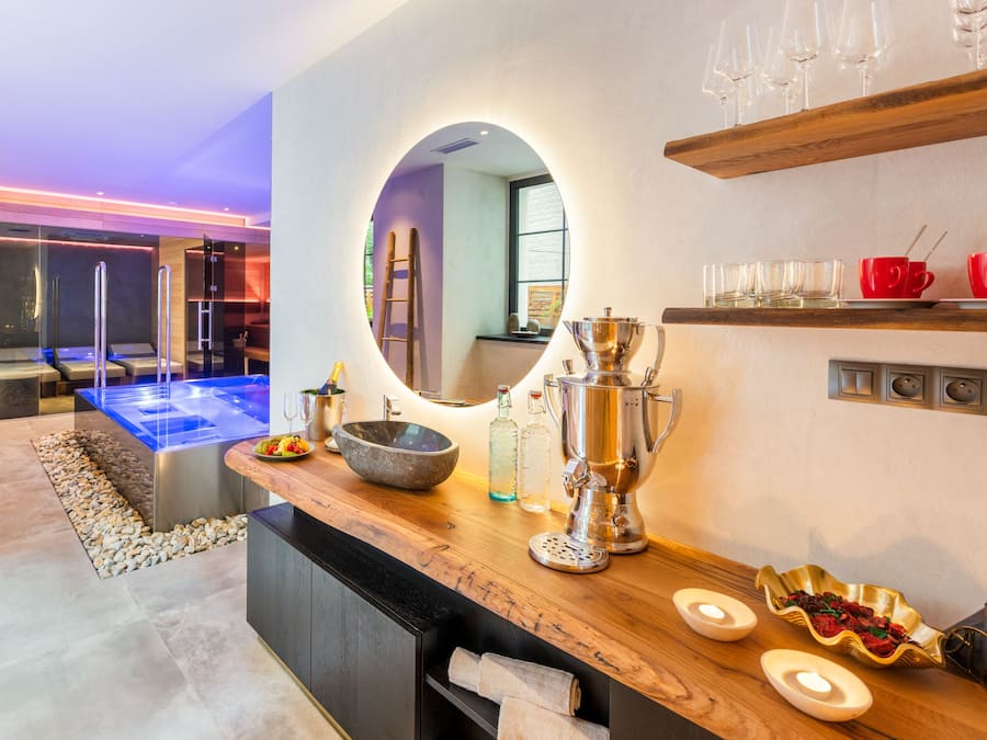 Couples treatment rooms, massages