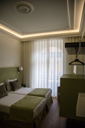 In-room safe, free WiFi - Hotel Dublin (Lisbon)