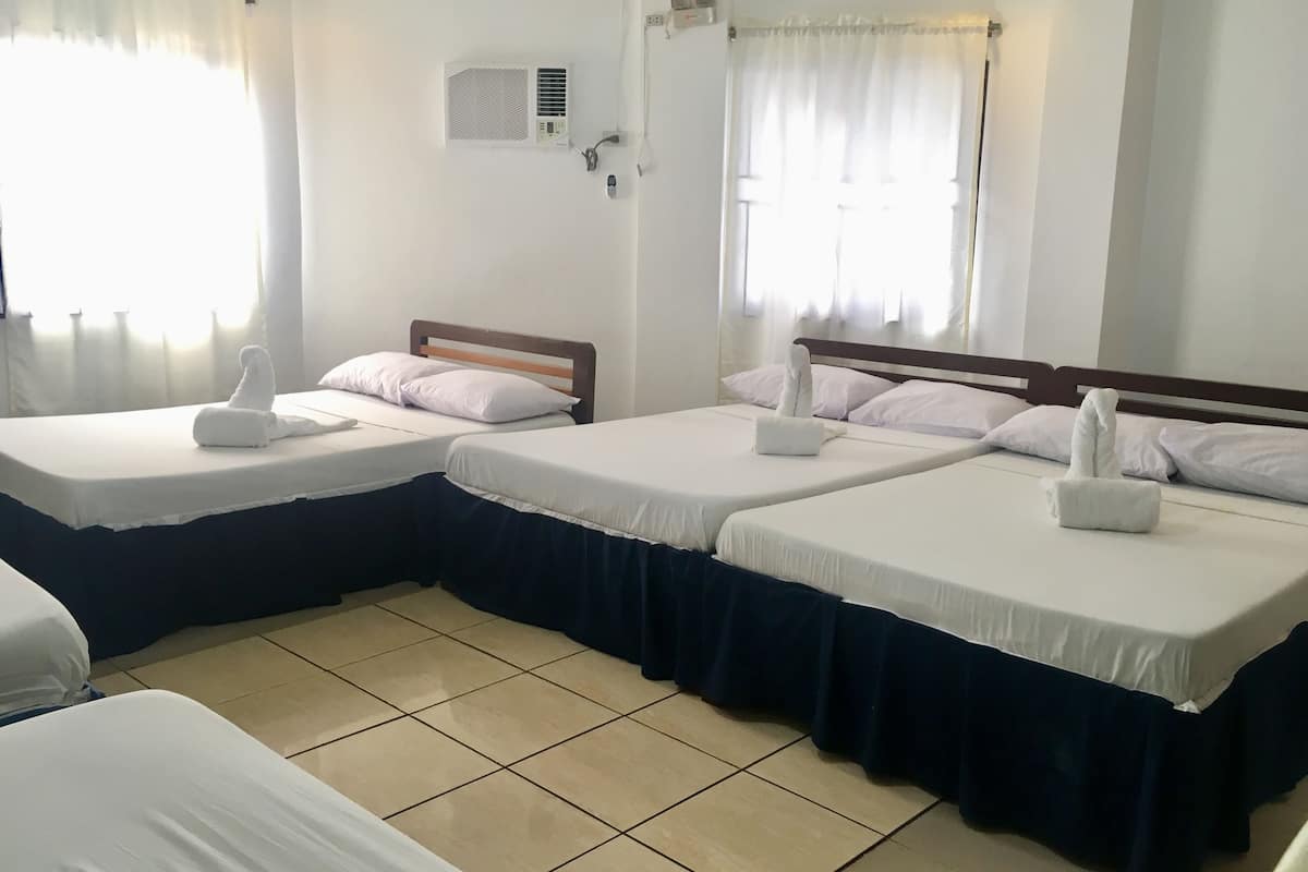 Room for 12 persons | Individuell inredning och sängkläder