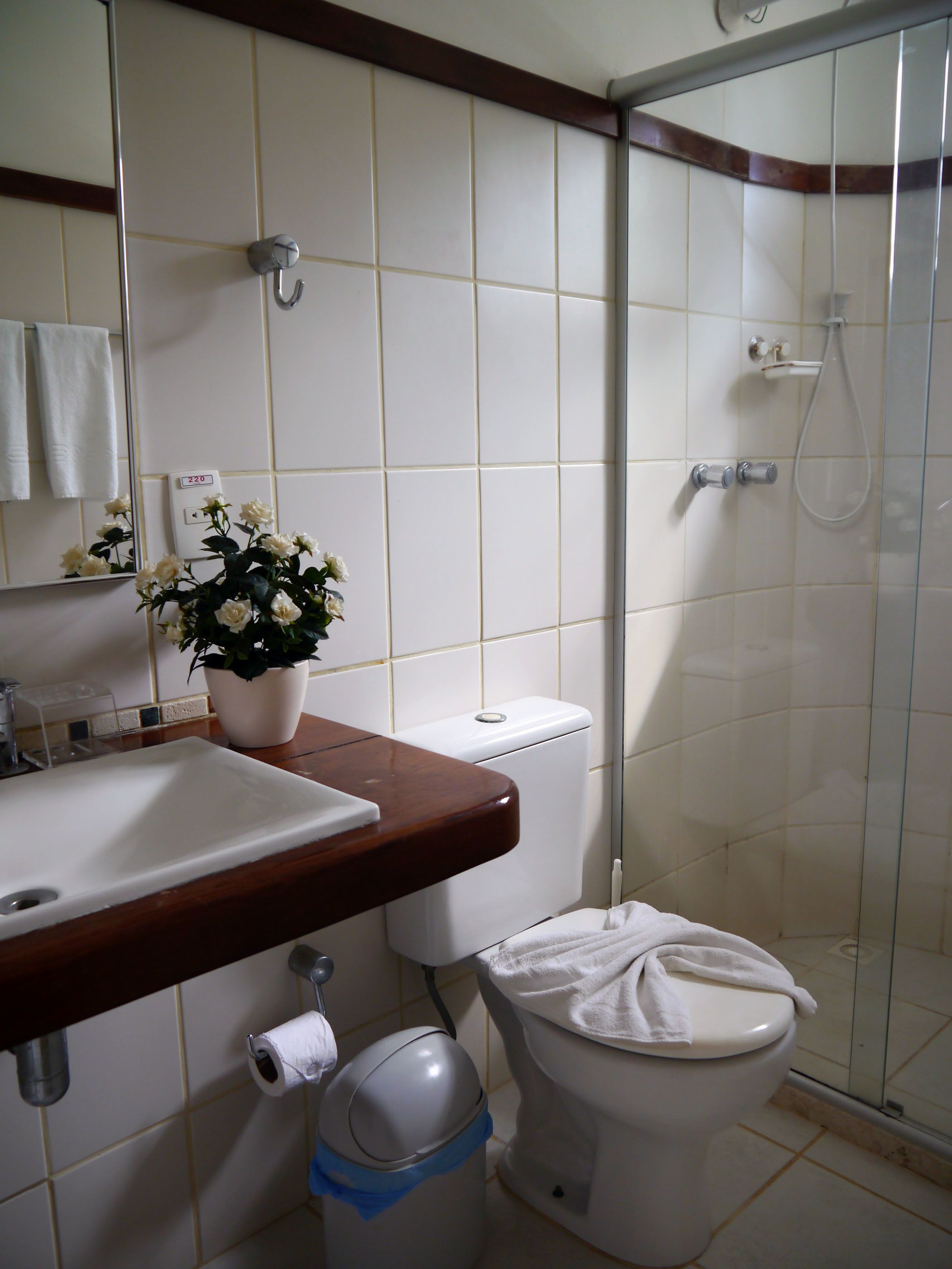 double room | bathroom | shower, free toiletries, hair dryer, towels