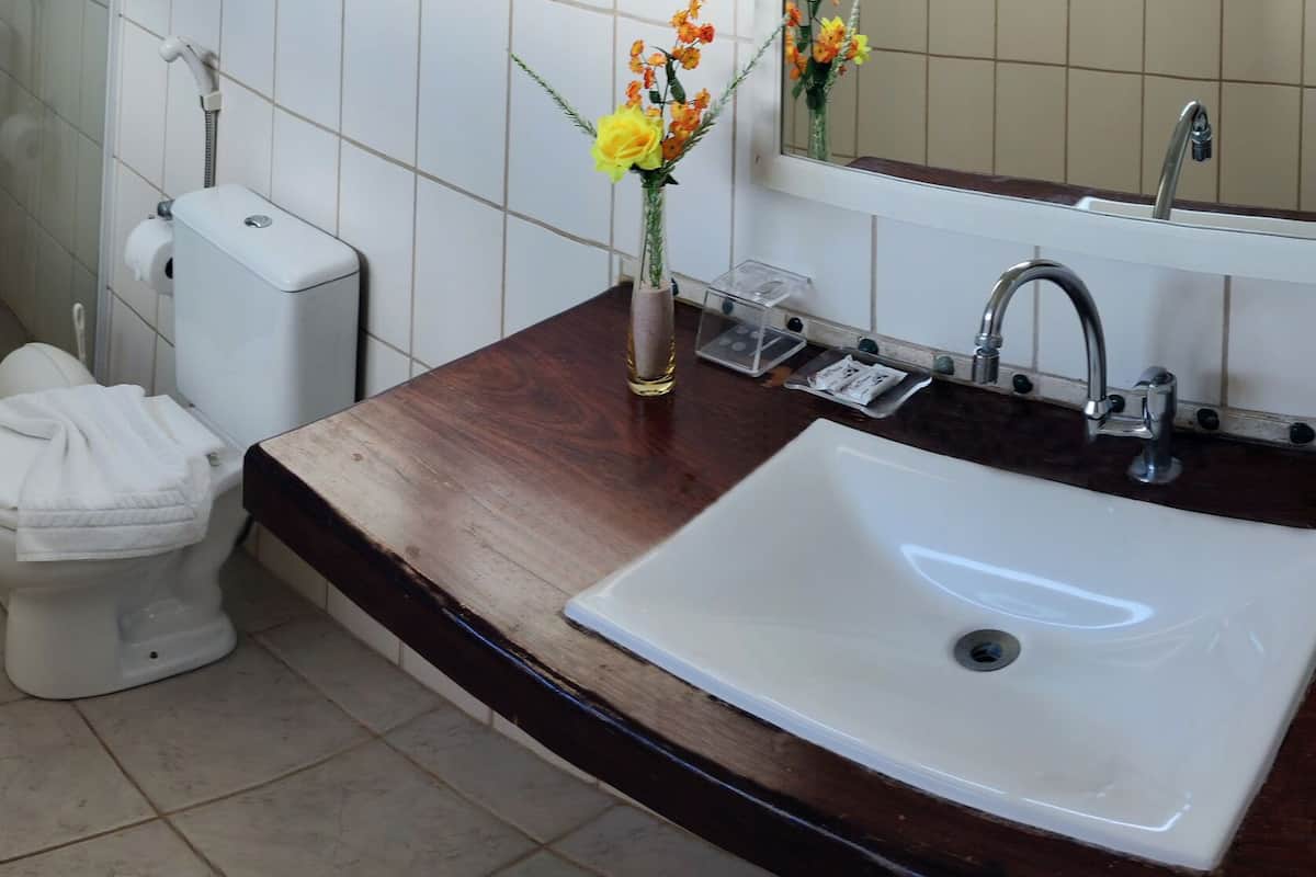 double room | bathroom | shower, free toiletries, hair dryer, towels