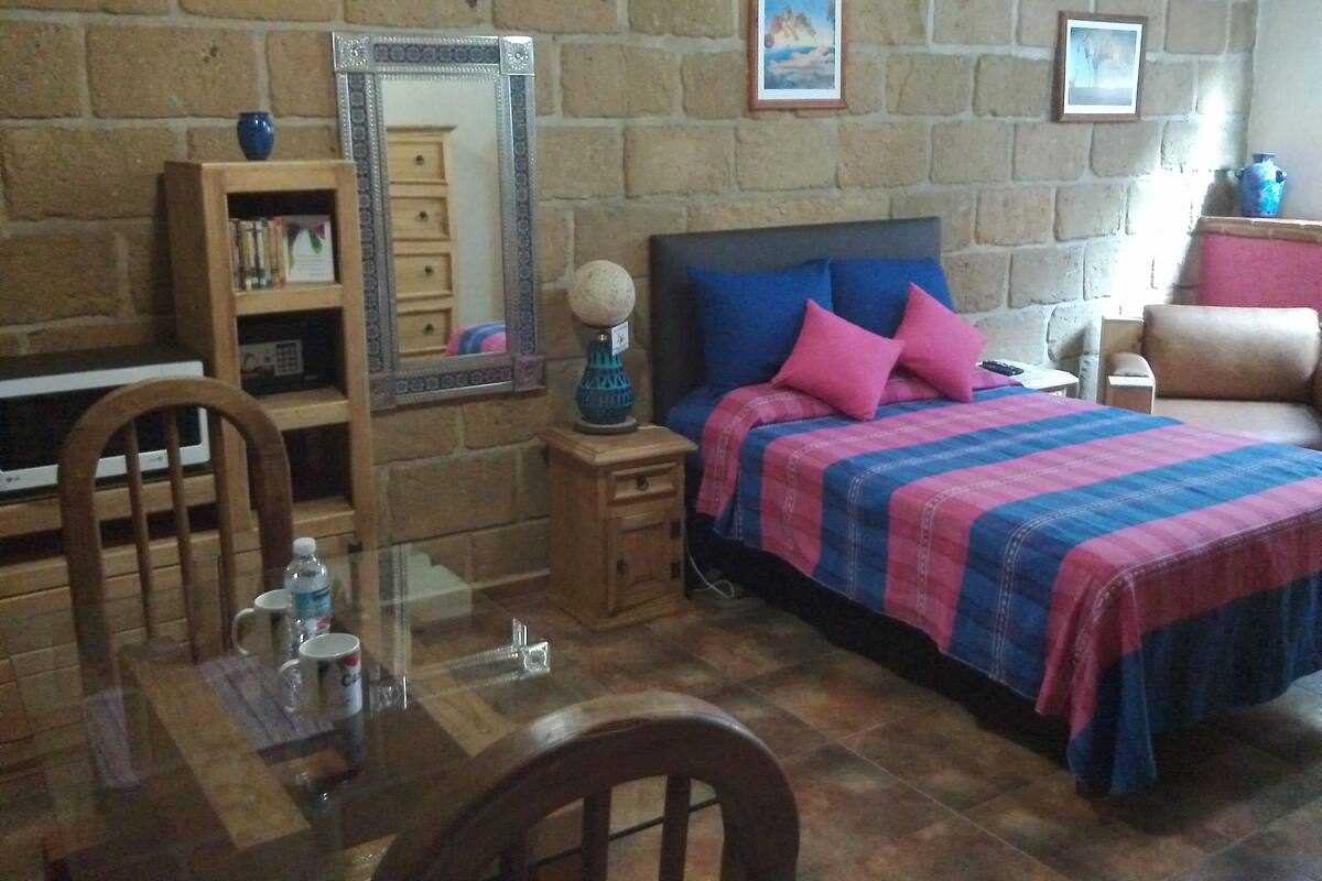 Room (Queen Suite)