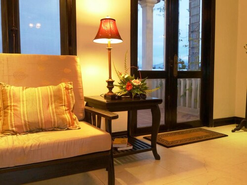 Hamilton Oceanview Villa