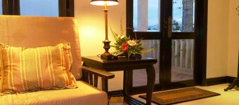 Hamilton Oceanview Villa