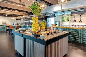 Desayuno buffet todos los días (con cargo) 