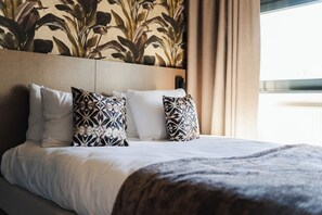 Olive Leaf Compact Double