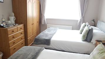 Family Room, Ensuite | In-room safe, blackout drapes, free WiFi