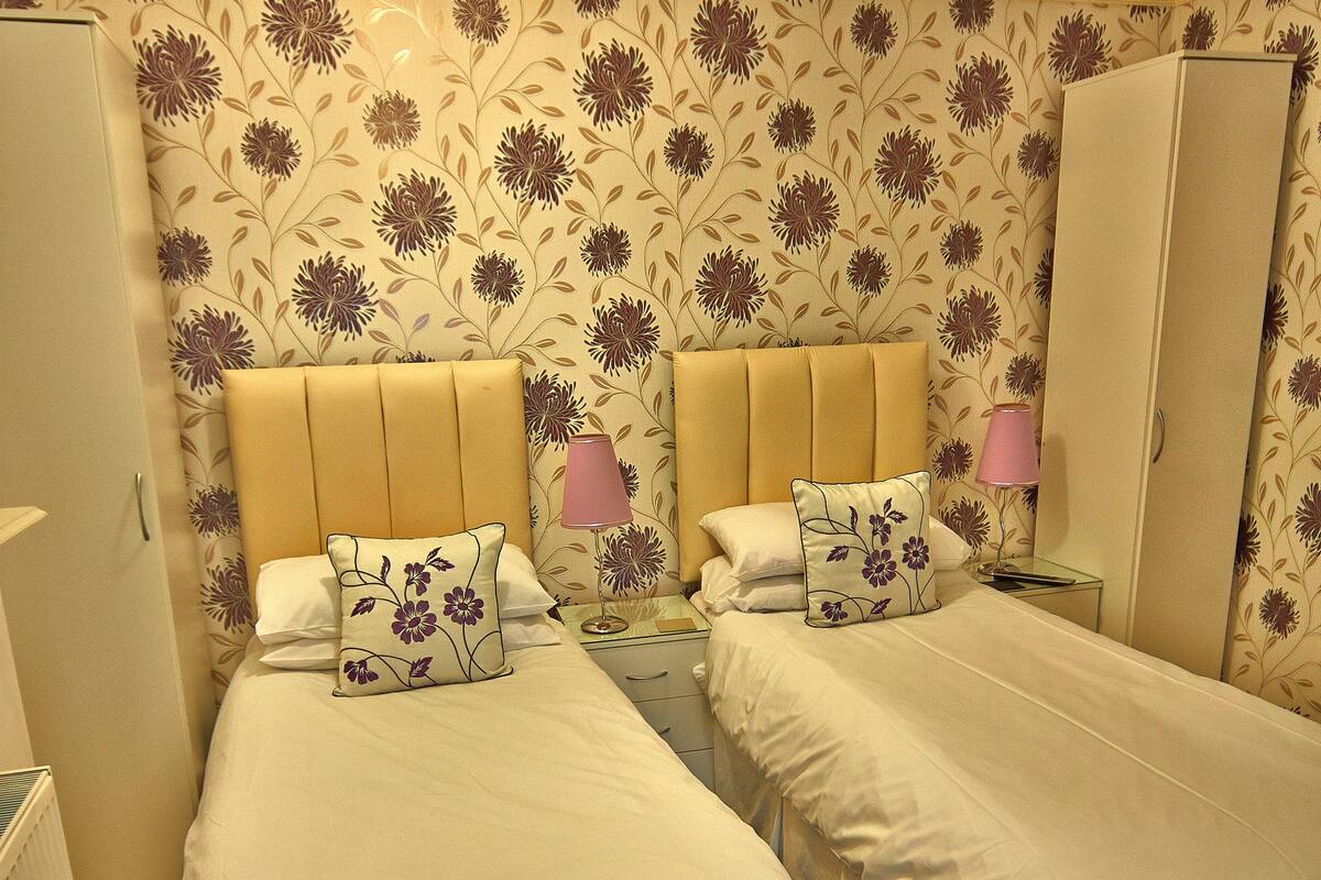 Twin Room, 2 Single Beds