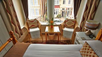 Room, 1 King Bed | In-room safe, blackout drapes, free WiFi