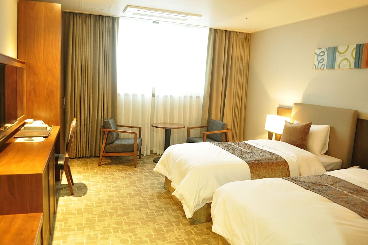In-room safe, desk, soundproofing, free WiFi