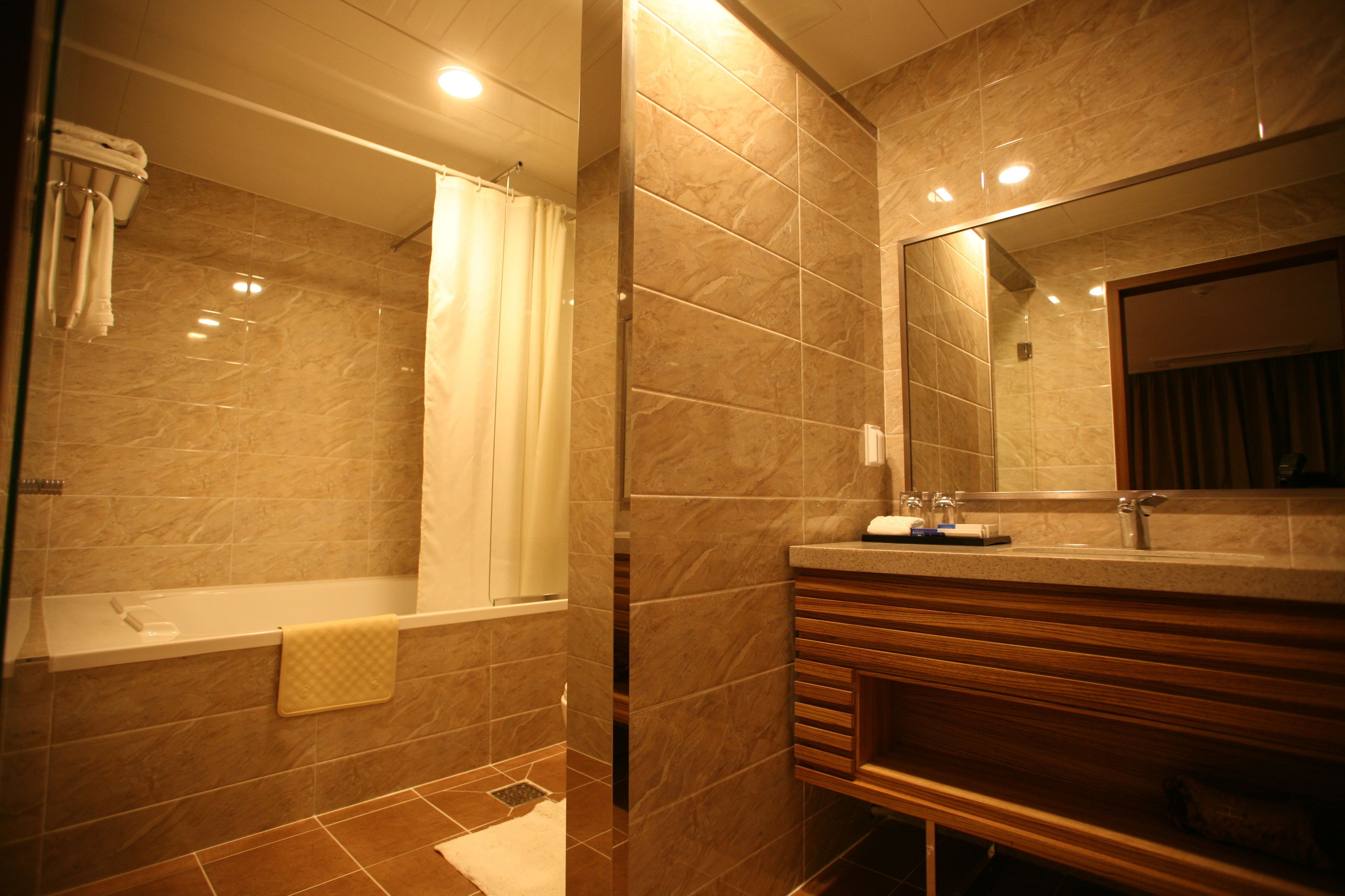 romantic double room | bathroom | shower, hair dryer, bathrobes, slippers