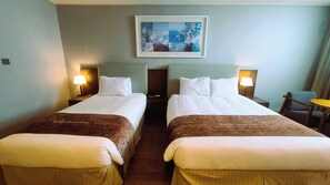 Phòng 2 giường đơn Deluxe | Két bảo mật tại phòng, bàn, phòng cách âm 