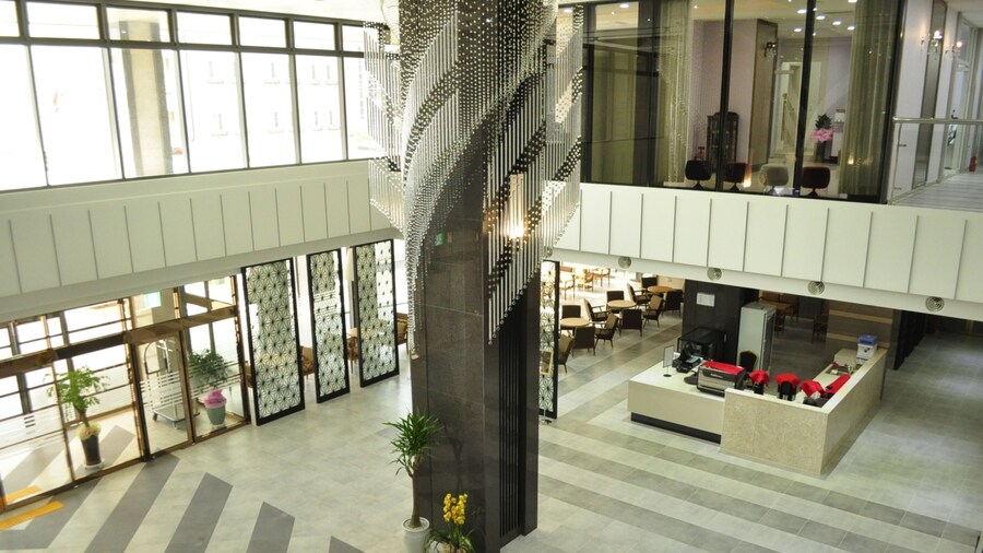 Hyunjin Tourist Hotel