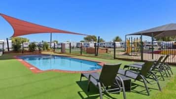 2 outdoor pools