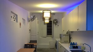 Food and drink - Royal Hostel (Singapore)